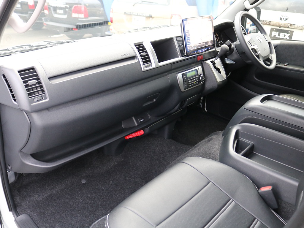 ＦＬＥＸグループは「すべての人に愛車を」をコンセプトに車種別に全国展開中！愛車と一緒に、ライフスタイルを充実させてもらいたいという思いで、ランクル仙台泉店では皆様のご要望になんでもお応えします♪