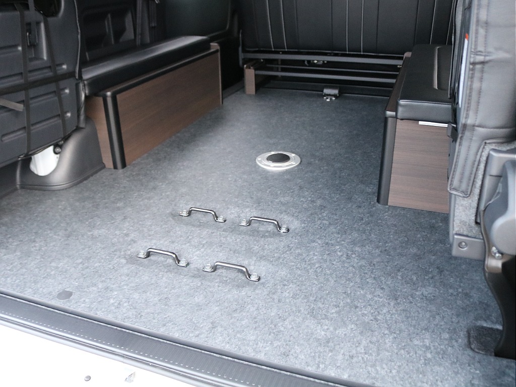 ＦＬＥＸグループは「すべての人に愛車を」をコンセプトに車種別に全国展開中！愛車と一緒に、ライフスタイルを充実させてもらいたいという思いで、ランクル仙台泉店では皆様のご要望になんでもお応えします♪