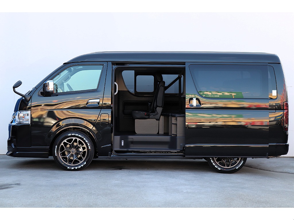 パワースライドドア付きでお子様でも乗り降り楽々です♪