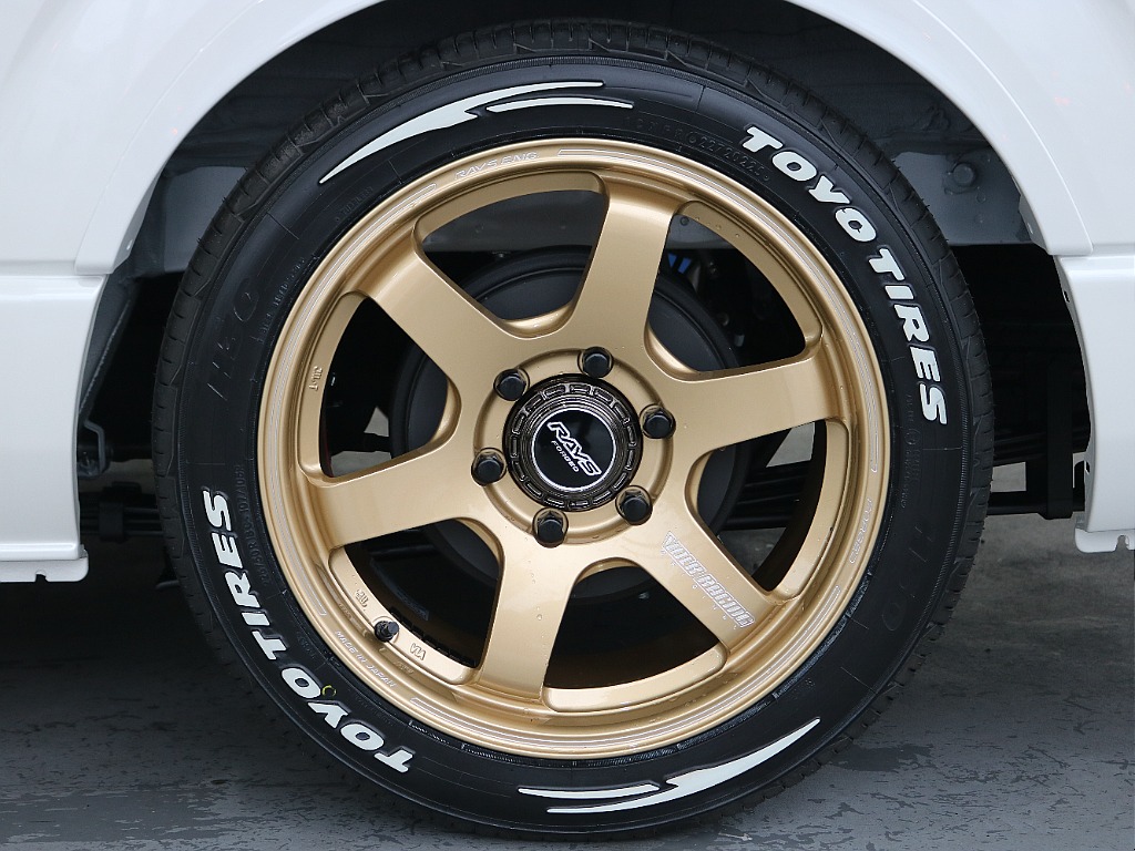 レイズTE37・18インチにTOYO・H30の組み合わせになります☆☆