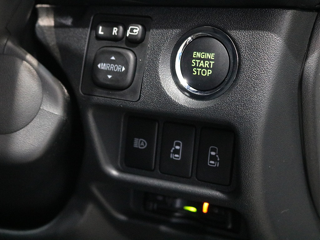 プッシュスタート付きなのでエンジン始動がスムーズに行えます☆☆