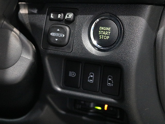 プッシュスタート付きなのでエンジン始動がスムーズに行えます☆☆