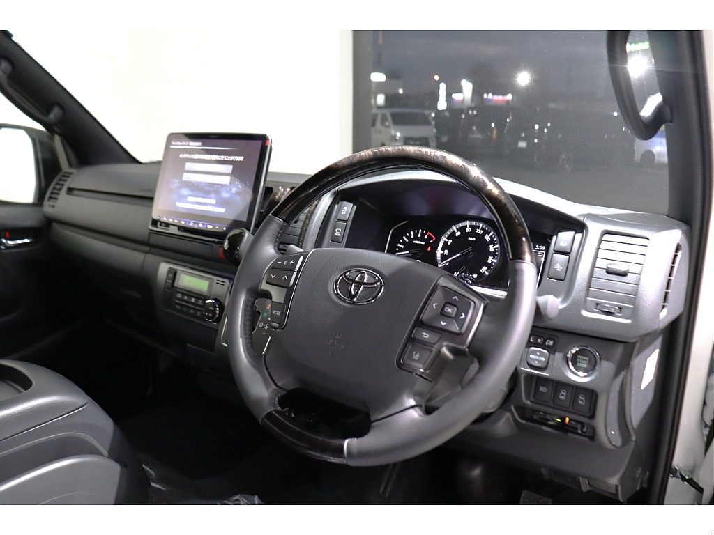 便利なステアリングオーディオスイッチを標準装備！