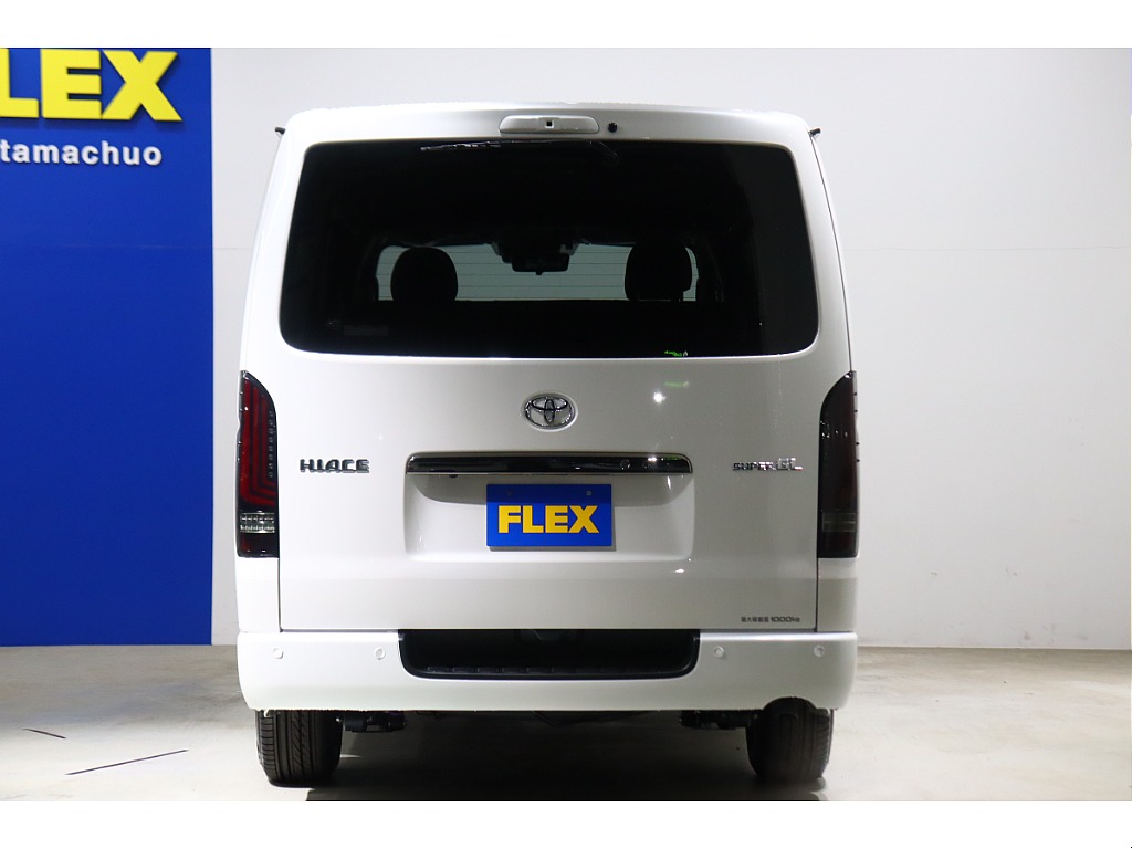 駐車時も安心なパーキングサポートブレーキを搭載！