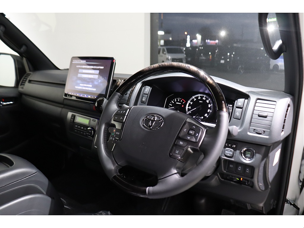 トヨタ ハイエースバン(53枚目)