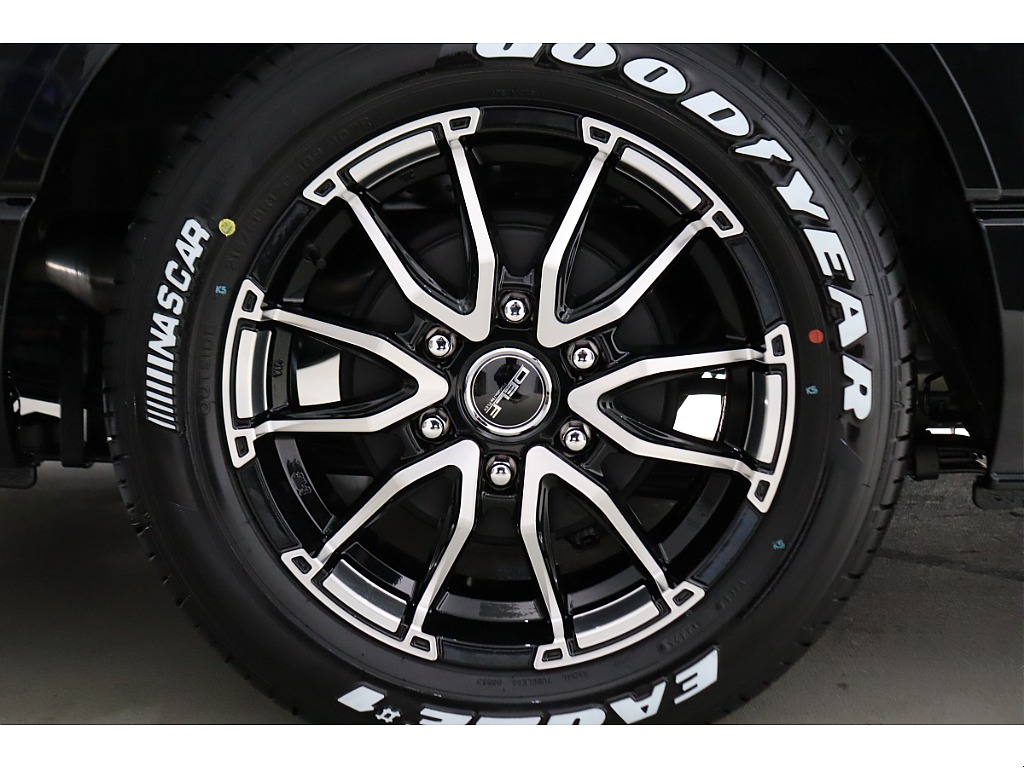 トヨタ ハイエースバン(60枚目)