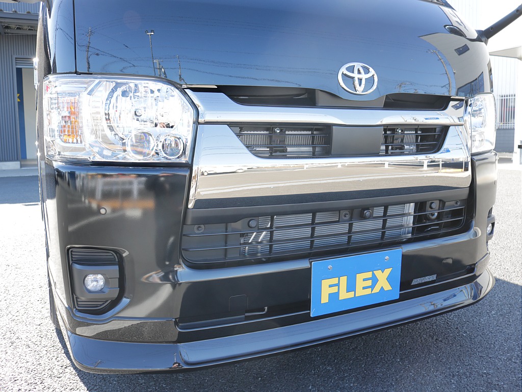 新車ハイエースＶダークプライムⅡ２０００ガソリン２ＷＤカスタム車両入庫！アルパインＢＩＧ－Ｘ１１インチメカレスモデル装備ビルトインＥＴＣ２．０、ＨＤＭＩソケットタイプⅡベットＫＩＴ装着済み！！