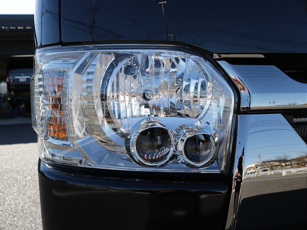 新車ハイエースＶダークプライムⅡ２０００ガソリン２ＷＤカスタム車両入庫！アルパインＢＩＧ－Ｘ１１インチメカレスモデル装備ビルトインＥＴＣ２．０、ＨＤＭＩソケットタイプⅡベットＫＩＴ装着済み！！