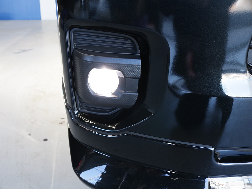 新車ハイエースＶダークプライムⅡ２０００ガソリン２ＷＤカスタム車両入庫！アルパインＢＩＧ－Ｘ１１インチメカレスモデル装備ビルトインＥＴＣ２．０、ＨＤＭＩソケットタイプⅡベットＫＩＴ装着済み！！