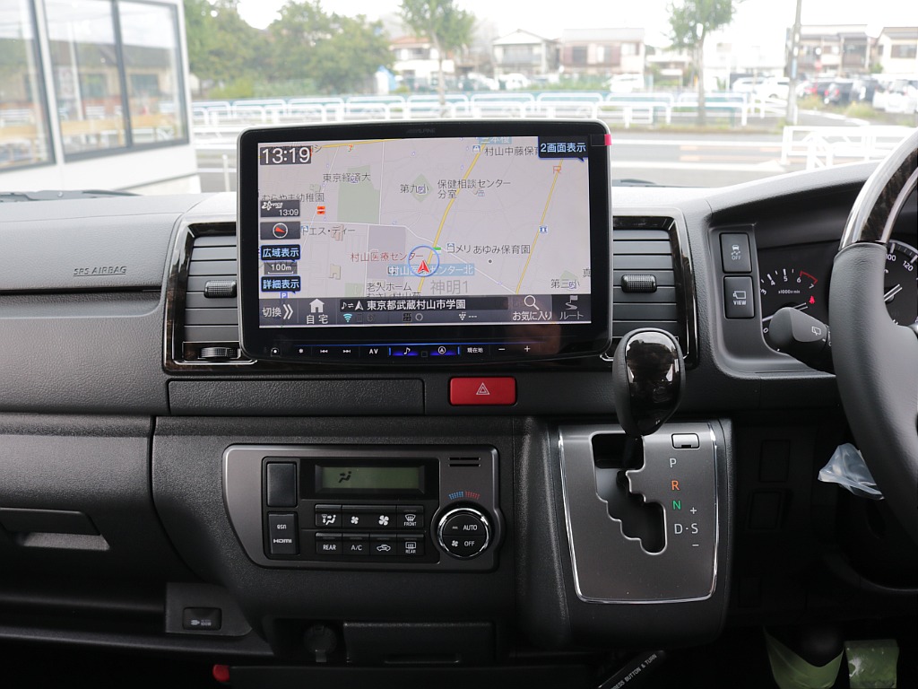 新車ハイエースＶダークプライムⅡ２０００ガソリン２ＷＤカスタム車両入庫！アルパインＢＩＧ－Ｘ１１インチメカレスモデル装備ビルトインＥＴＣ２．０、ＨＤＭＩソケットタイプⅡベットＫＩＴ装着済み！！