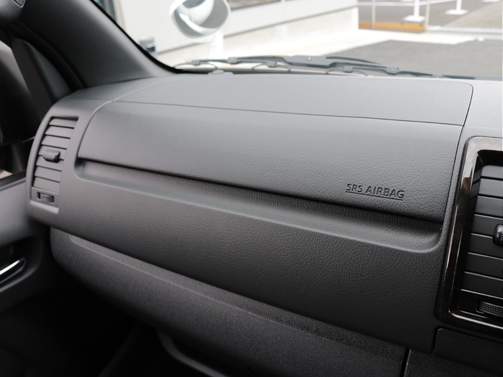 新車ハイエースＶダークプライムⅡ２０００ガソリン２ＷＤカスタム車両入庫！アルパインＢＩＧ－Ｘ１１インチメカレスモデル装備ビルトインＥＴＣ２．０、ＨＤＭＩソケットタイプⅡベットＫＩＴ装着済み！！