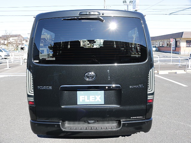 シンプルなリアビューになります！！