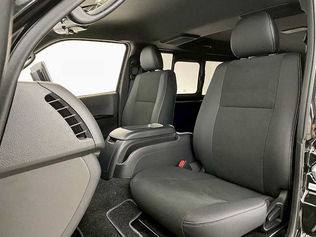 トヨタ ハイエースバン(10枚目)