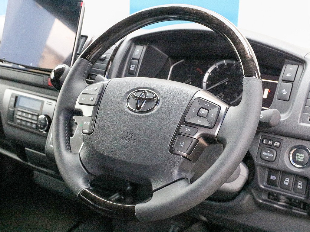 ステアリングスイッチ付き！！