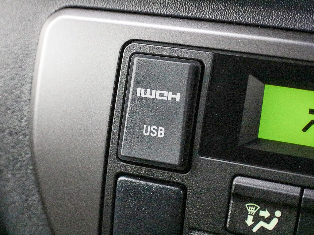 HDMI＆USBポート付き！！