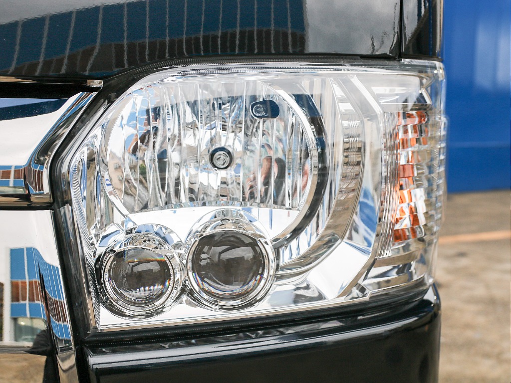 夜間の走行も安心のLEDヘッドランプ付き！！