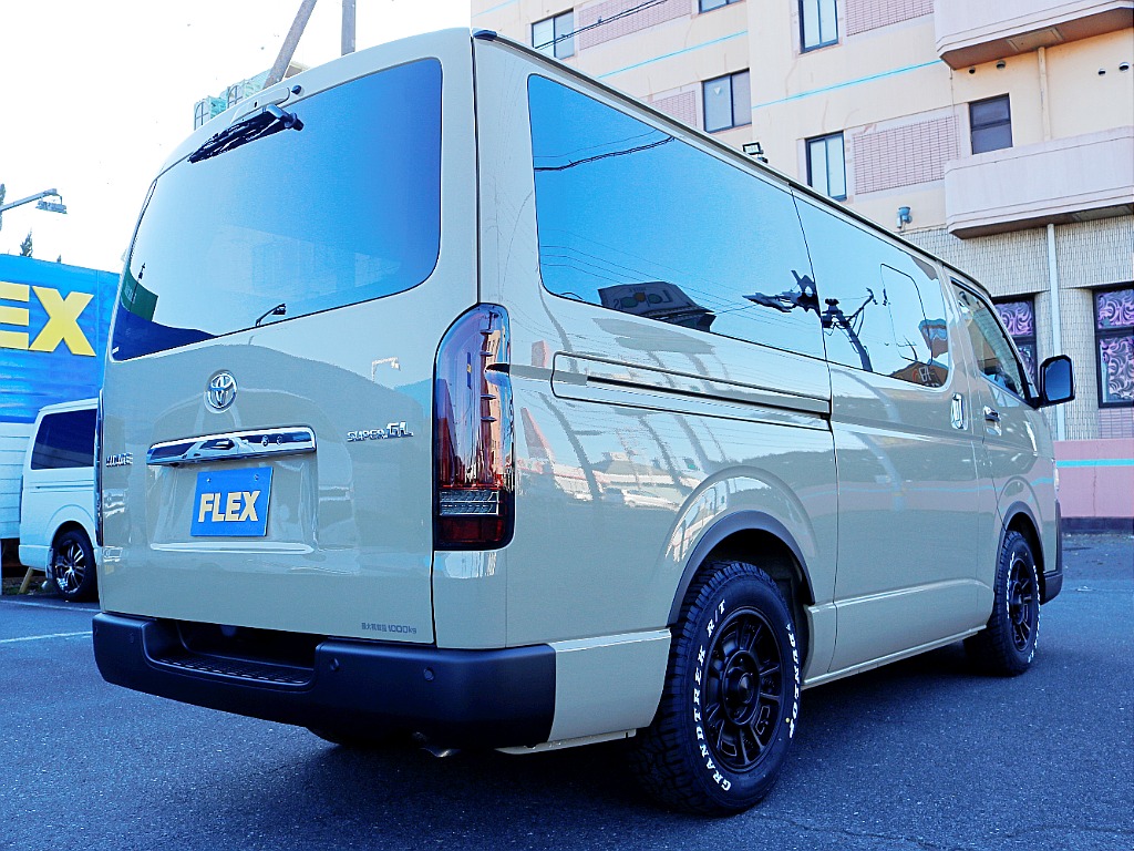 茨城県つくば市にハイエース専門の新車・中古車の展示場を展開！人気のグレード・年式をその場で見比べられます♪皆様のご来場、お問合せを心よりお待ちしております☆