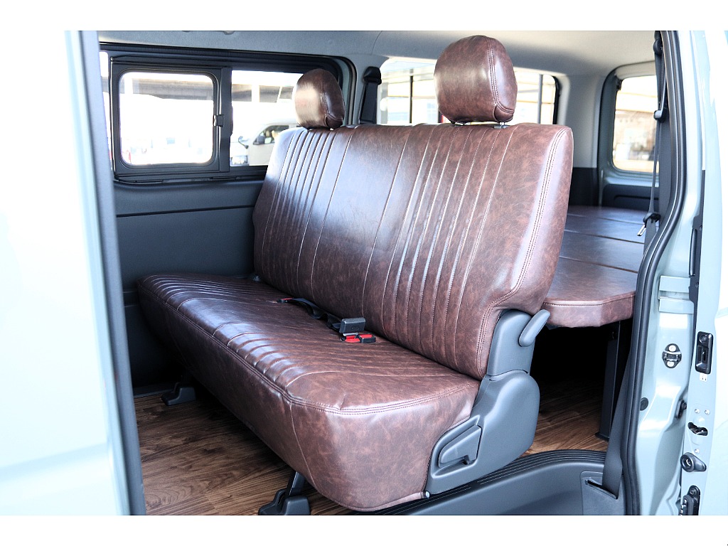 セカンドシートもしっかりとお座り頂けます♪