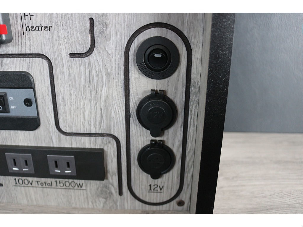 USBソケット、12Vソケット！