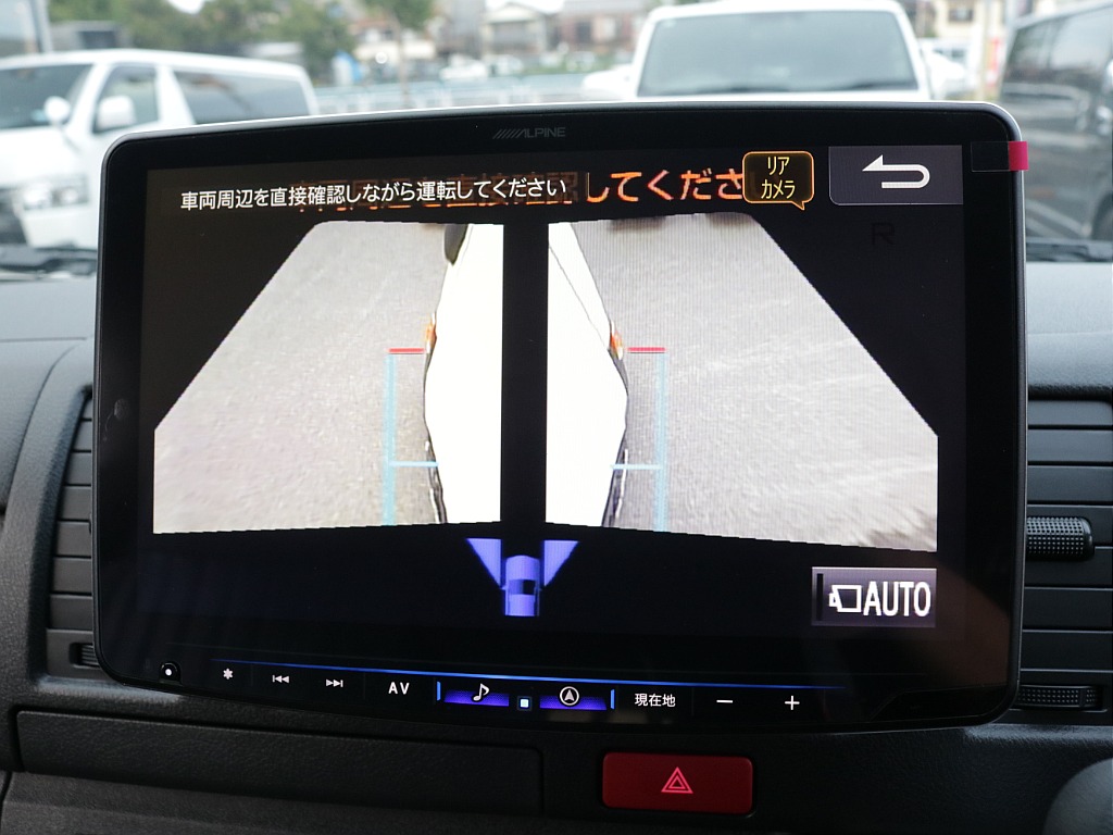 新車ハイエースＶ新作Ｗｏｏｄ　Ｒｉｍ内装架装車両入庫！！ＲＥクラシック丸目ライトフロントフェイスオリジナル１６インチアルミオリジナルオーバーフェンダーオリジナルＬＥＤテールアルパイン１１インチナビ装備