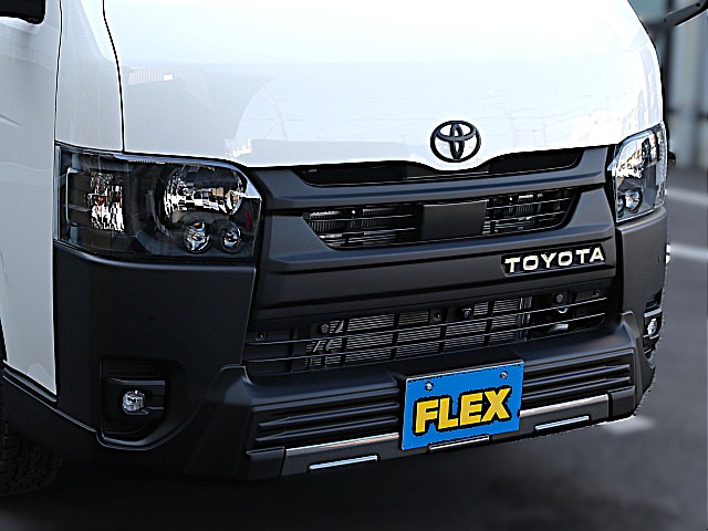 大迫力のブラックエディション施工＆TOYOTAエンブレム入りグリルに変更済み！