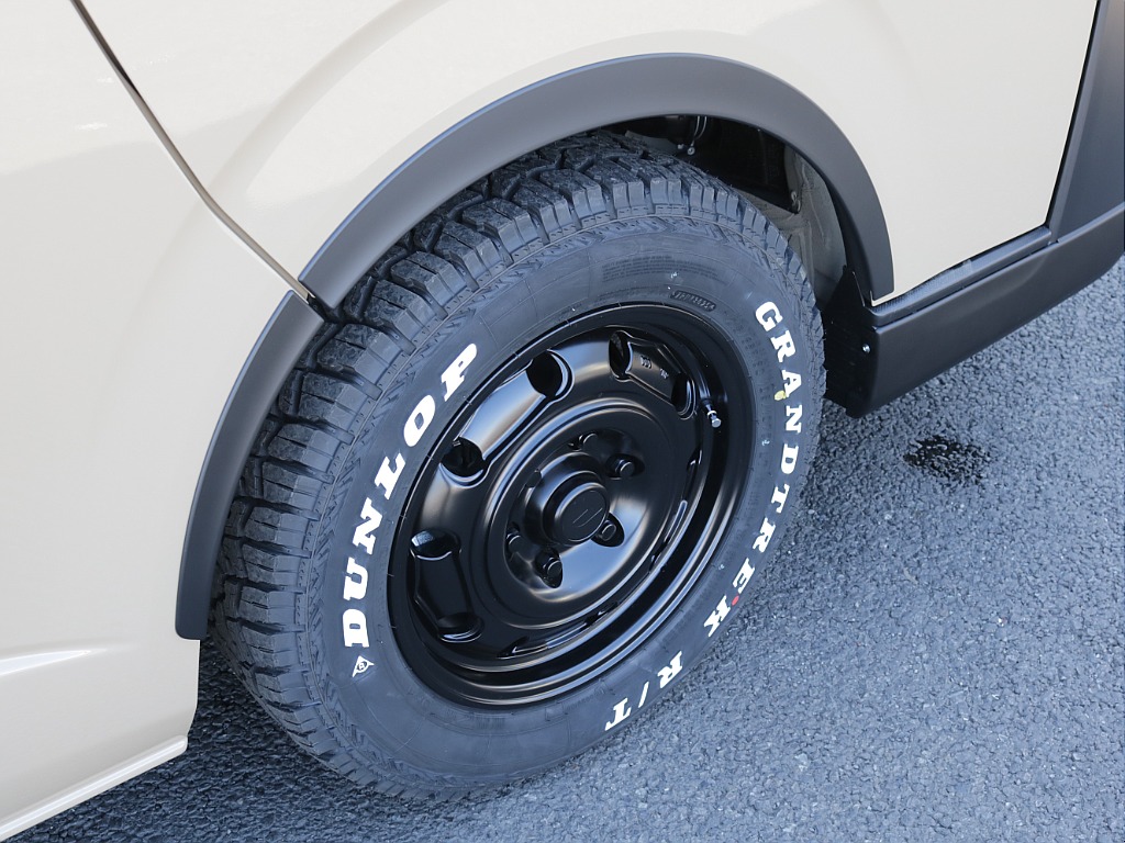 新車アースカラーパッケージ２８００ディーゼル２WDブラックエディション完成！オリジナルフロントバンパーオリジナルオーバーフェンダーオリジナル１６インチアルミオリジナルＬＥＤテールＢＩＧ－Ｘ１１ナビ装備