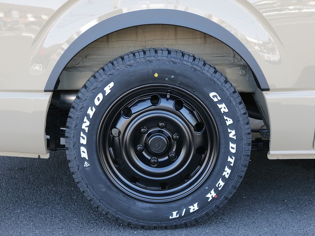 新車アースカラーパッケージ２８００ディーゼル２WDブラックエディション完成！オリジナルフロントバンパーオリジナルオーバーフェンダーオリジナル１６インチアルミオリジナルＬＥＤテールＢＩＧ－Ｘ１１ナビ装備