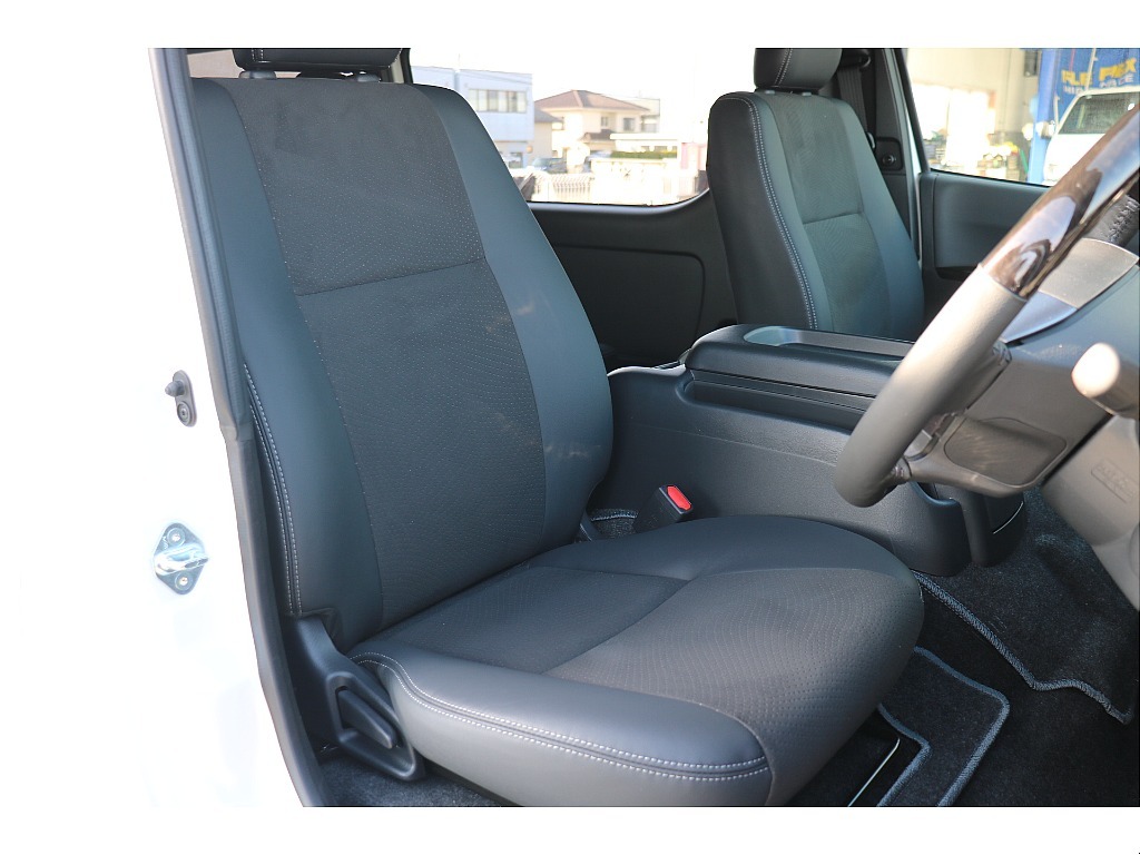 ダークプライムⅡ専用ハーフレザーシート！