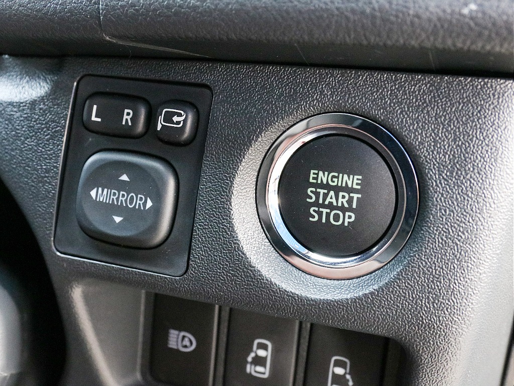 スマートエントリー＆プッシュスタート付き！！