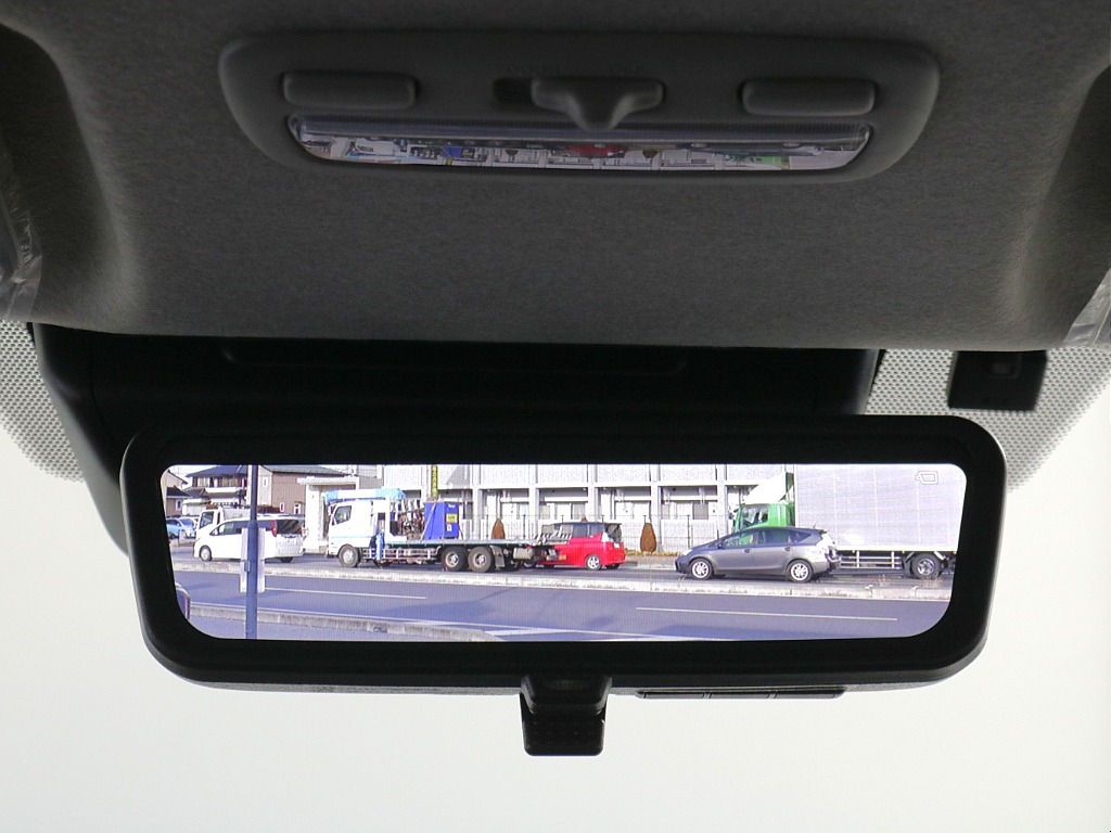 デジタルインナーミラー※モニターと鏡面で切り替え可能
