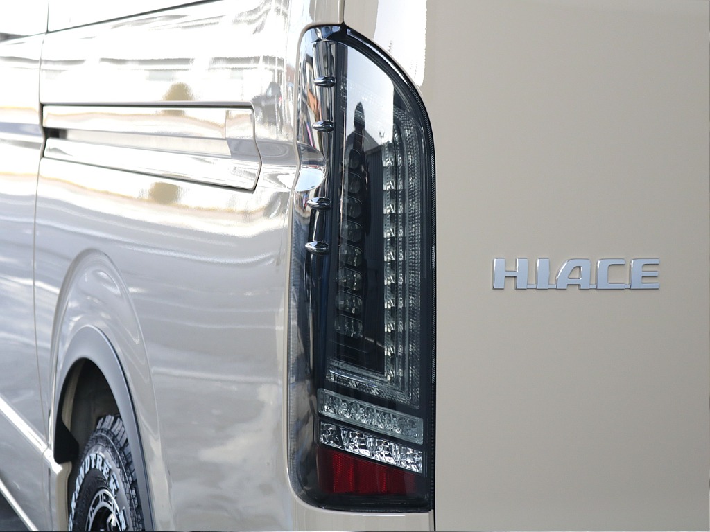 オリジナルLEDテールランプ