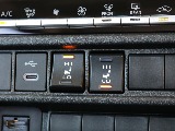 Lo-Hi温度切替機能付の前席シートヒーター