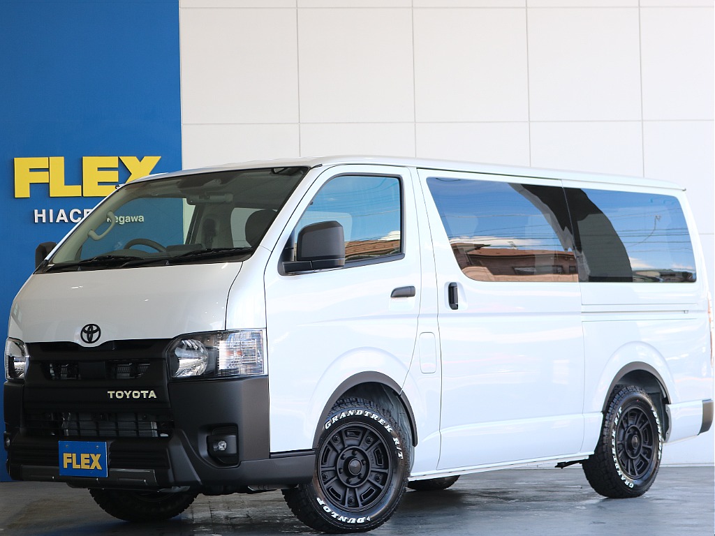 【新型新車】ハイエースバン ダークプライムⅡ ディーゼル２WD☆茶内装おしゃれシートカバーベッドで車中泊内装☆※1台限りです※