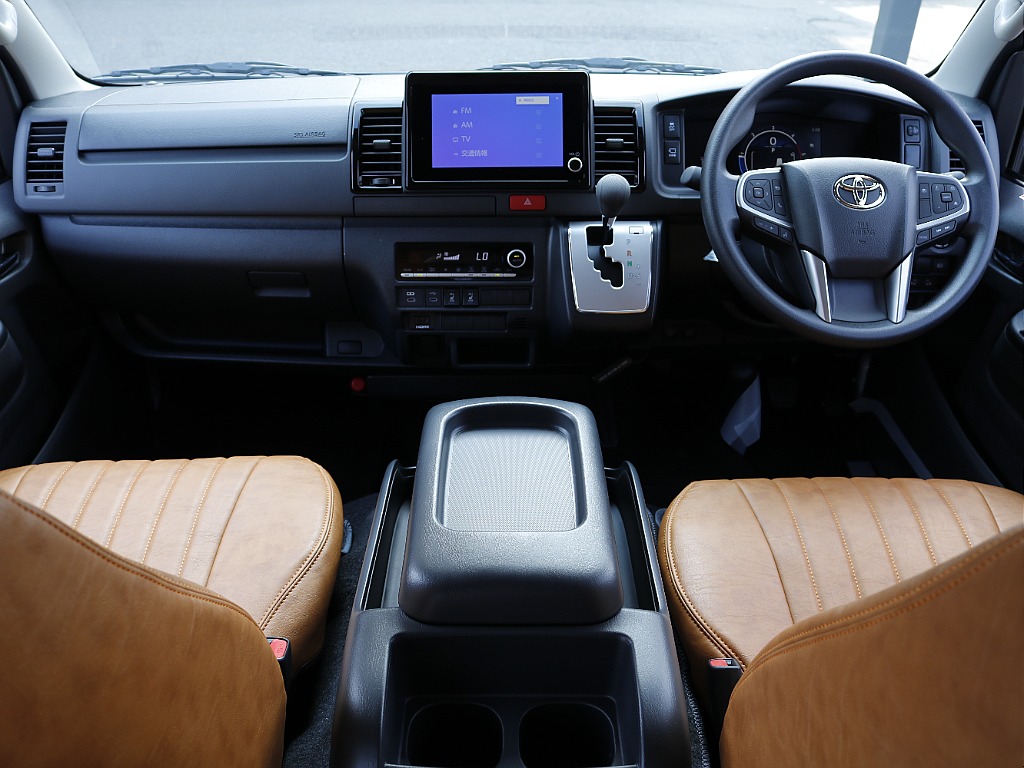 メーカーオプションフル装備で入庫です！