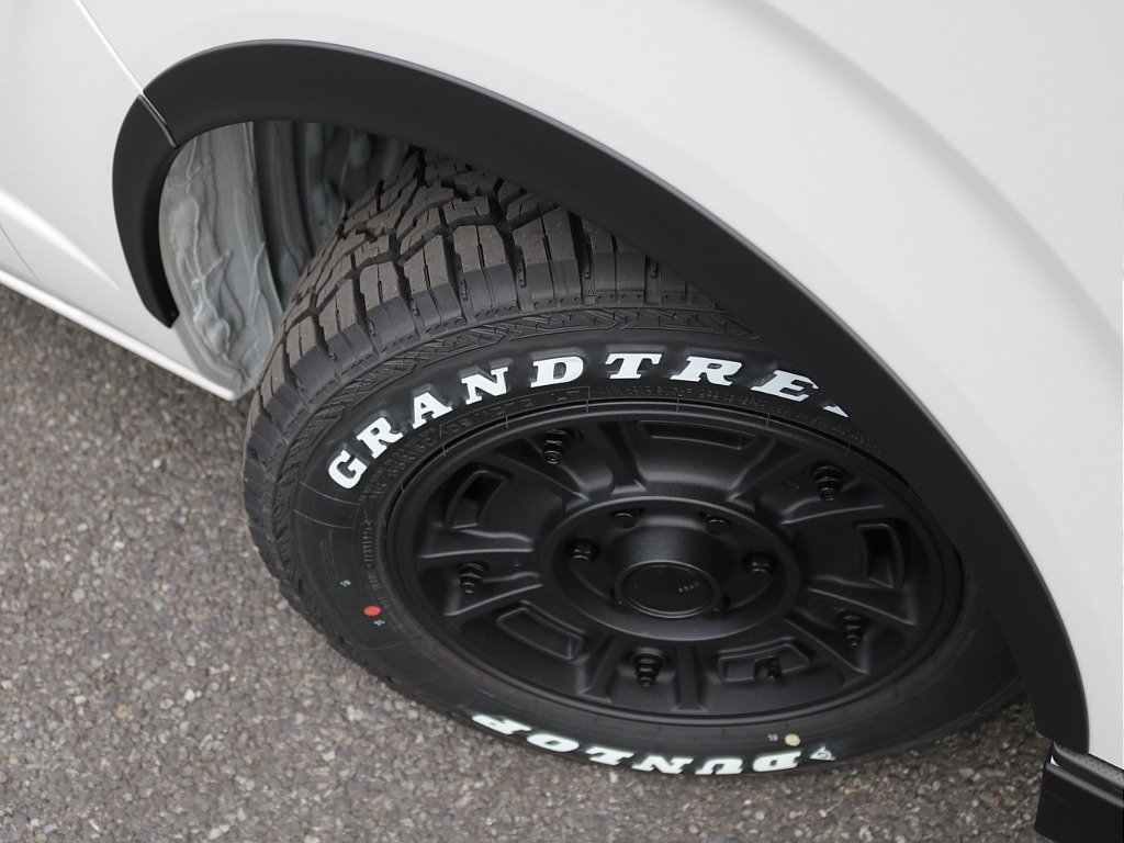 新車ハイエースＶスーパーGL2800ディーゼル２WD！新品オリジナル１6インチアルミ！新品ベットＫＩＴ装備！オリジナルパーツ多数装備！