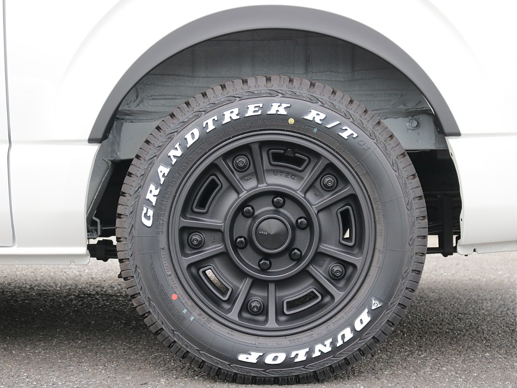 新車ハイエースＶスーパーGL2800ディーゼル２WD！新品オリジナル１6インチアルミ！新品ベットＫＩＴ装備！オリジナルパーツ多数装備！
