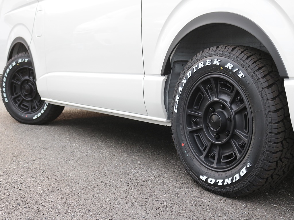 新車ハイエースＶスーパーGL2800ディーゼル２WD！新品オリジナル１6インチアルミ！新品ベットＫＩＴ装備！オリジナルパーツ多数装備！