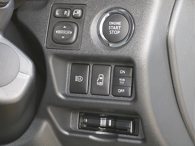 プッシュ式スタート・オートハイビームスイッチ・パワースライドドアスイッチ・ルームランプスイッチ・ビルトインETC