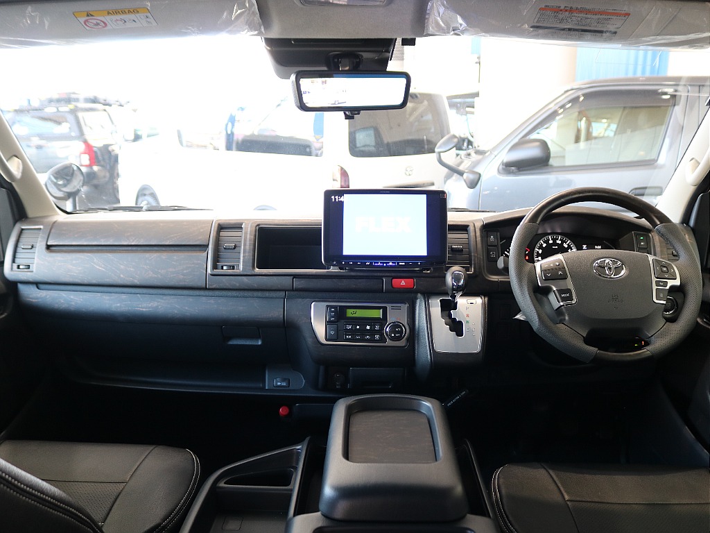 ワイドなので広々とした内装になっています☆