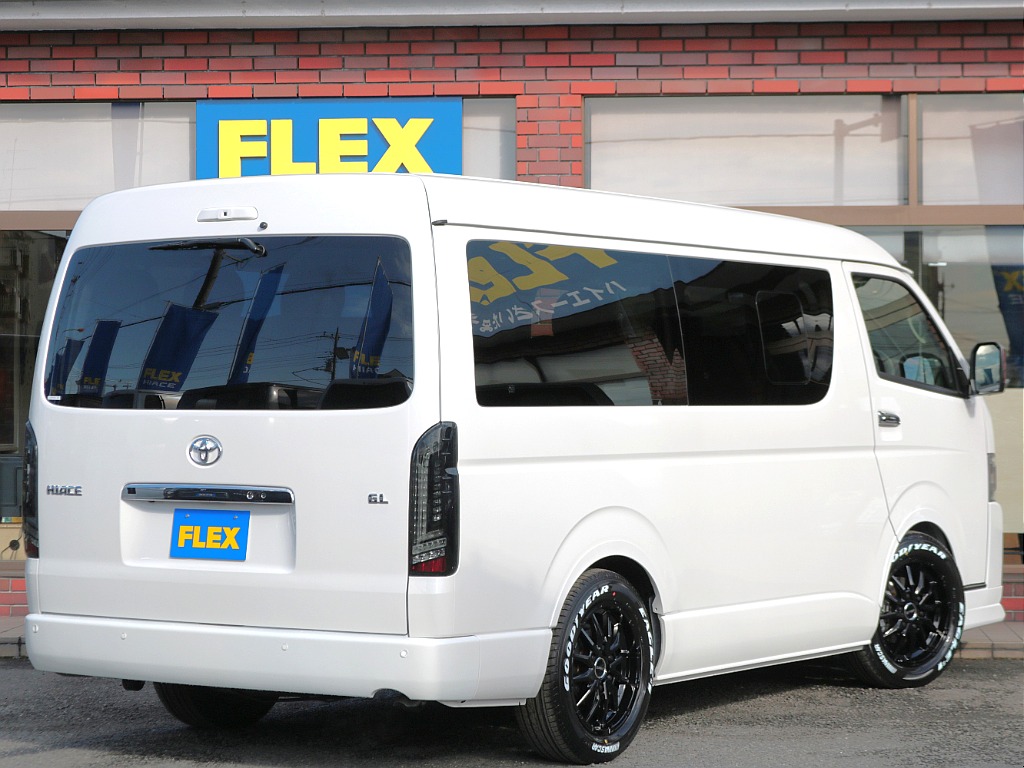 ボディガラスコーティング+窓撥水施工やスモークフィルム施工など細かなオプションにもお応えいたします☆