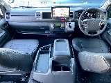 トヨタ ハイエース(3枚目)