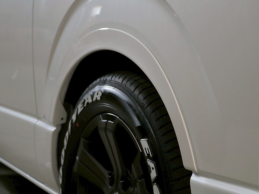 トヨタ ハイエース(10枚目)