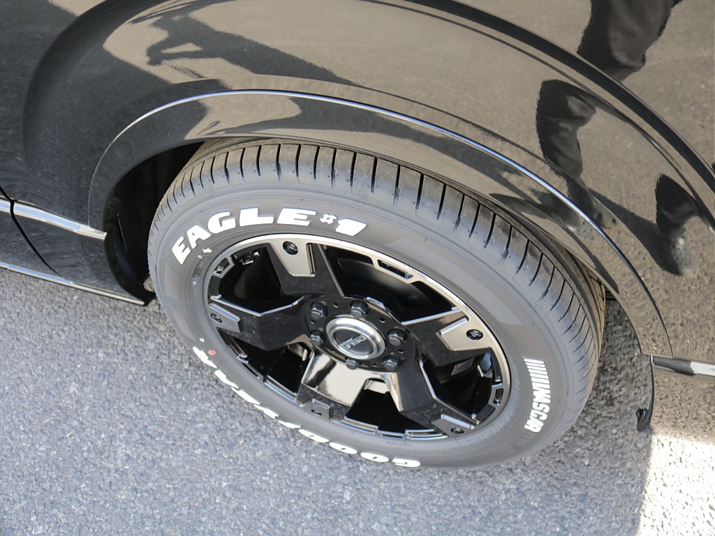 新車ワゴンＧＬファミリーに好評のＮＥＷＡＳシートアレンジ車両入庫！オリジナルフロントスポイラーオリジナルオーバーフェンダーオリジナルＬＥＤテールオリジナル１７インチアルミＢＩＧ－Ｘ１１インチナビ装備！