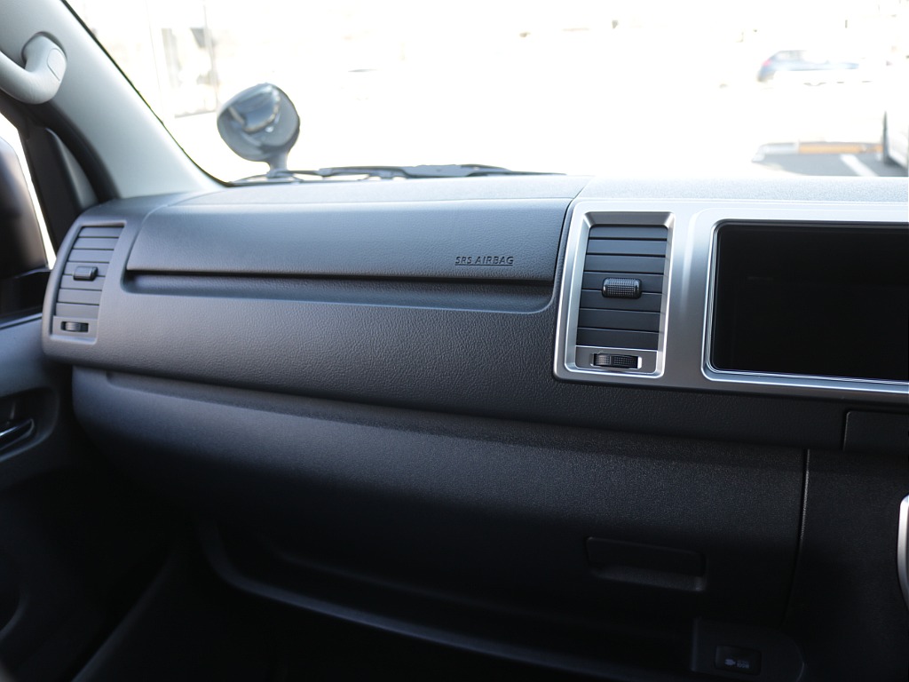 新車ワゴンＧＬファミリーに好評のＮＥＷＡＳシートアレンジ車両入庫！オリジナルフロントスポイラーオリジナルオーバーフェンダーオリジナルＬＥＤテールオリジナル１７インチアルミＢＩＧ－Ｘ１１インチナビ装備！