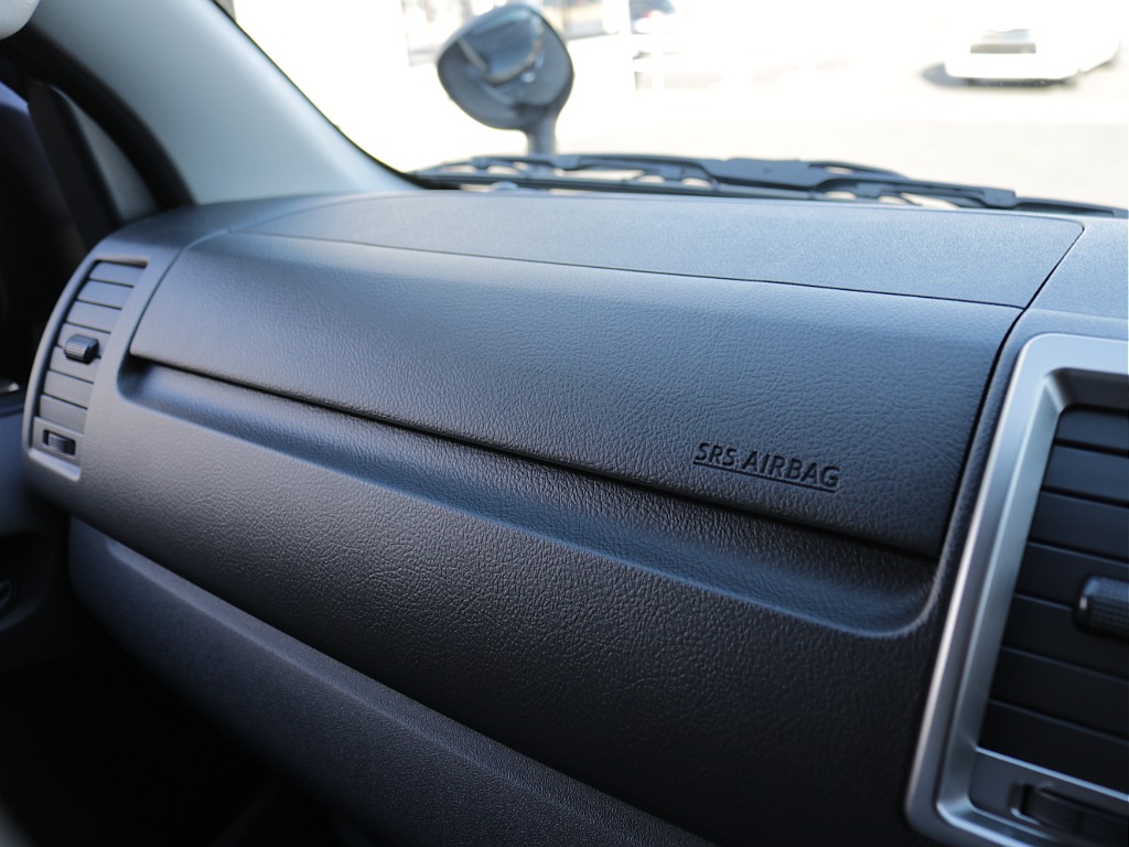 新車ワゴンＧＬファミリーに好評のＮＥＷＡＳシートアレンジ車両入庫！オリジナルフロントスポイラーオリジナルオーバーフェンダーオリジナルＬＥＤテールオリジナル１７インチアルミＢＩＧ－Ｘ１１インチナビ装備！