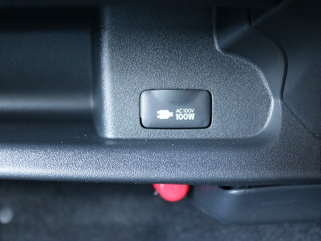 新車ワゴンＧＬファミリーに好評のＮＥＷＡＳシートアレンジ車両入庫！オリジナルフロントスポイラーオリジナルオーバーフェンダーオリジナルＬＥＤテールオリジナル１７インチアルミＢＩＧ－Ｘ１１インチナビ装備！