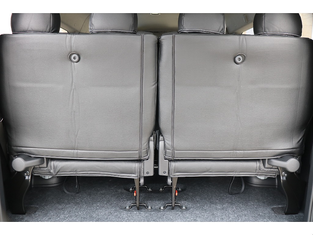 4列目は跳ね上げも可能！