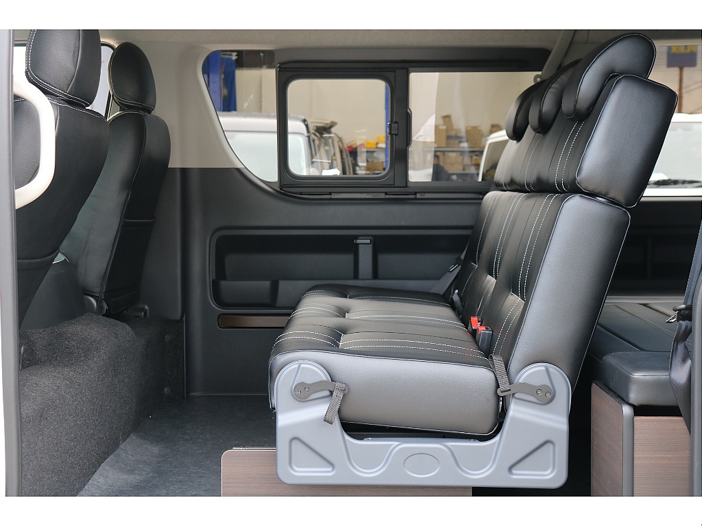 2列目足元もゆったり！