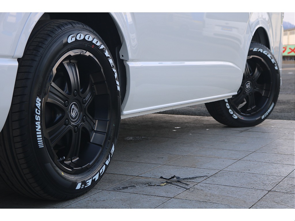 FLEXワイルドディープス17インチアルミ、グッドイヤーナスカータイヤ！