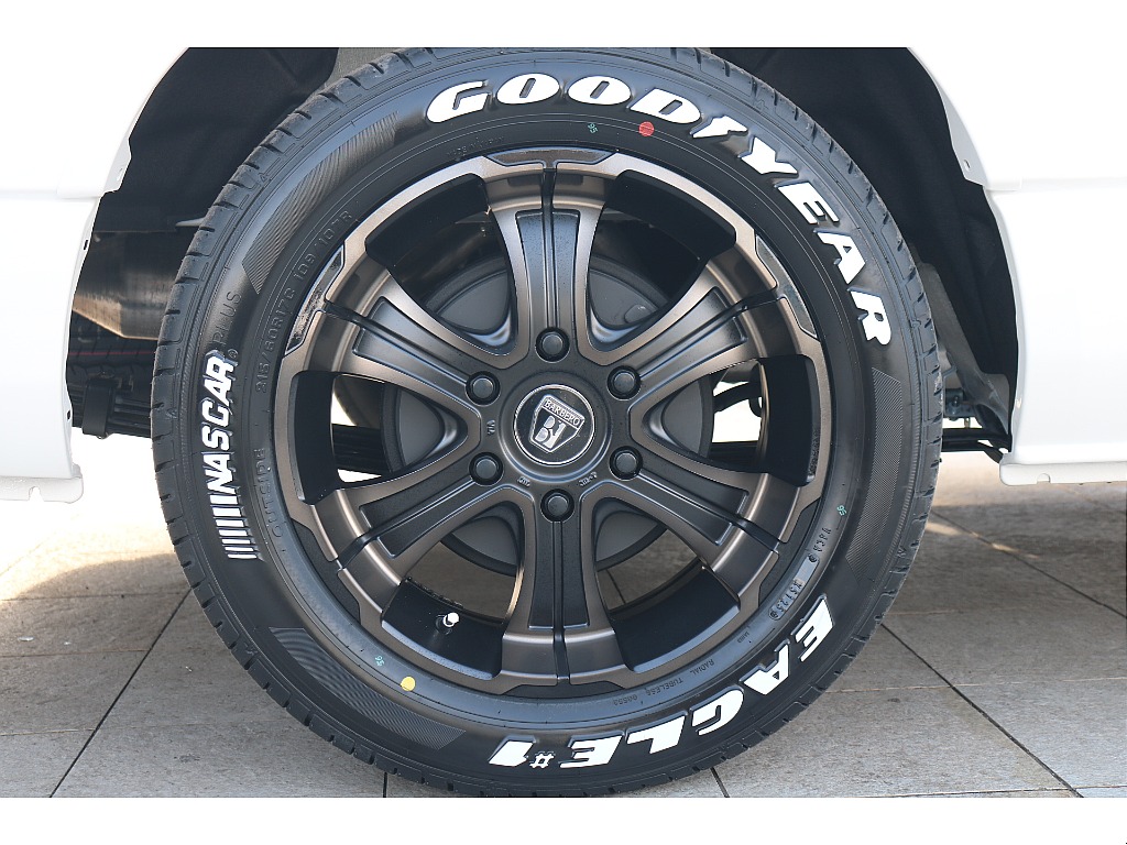 FLEXワイルドディープス17インチアルミ、グッドイヤーナスカータイヤ！